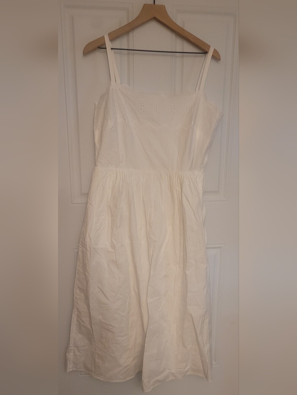 Gap Eyelet Material Mid Length Dress Size Large, Worn Once